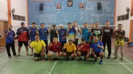 Laga Persahabatan Badminton Ngunut Vs Kemenag GK